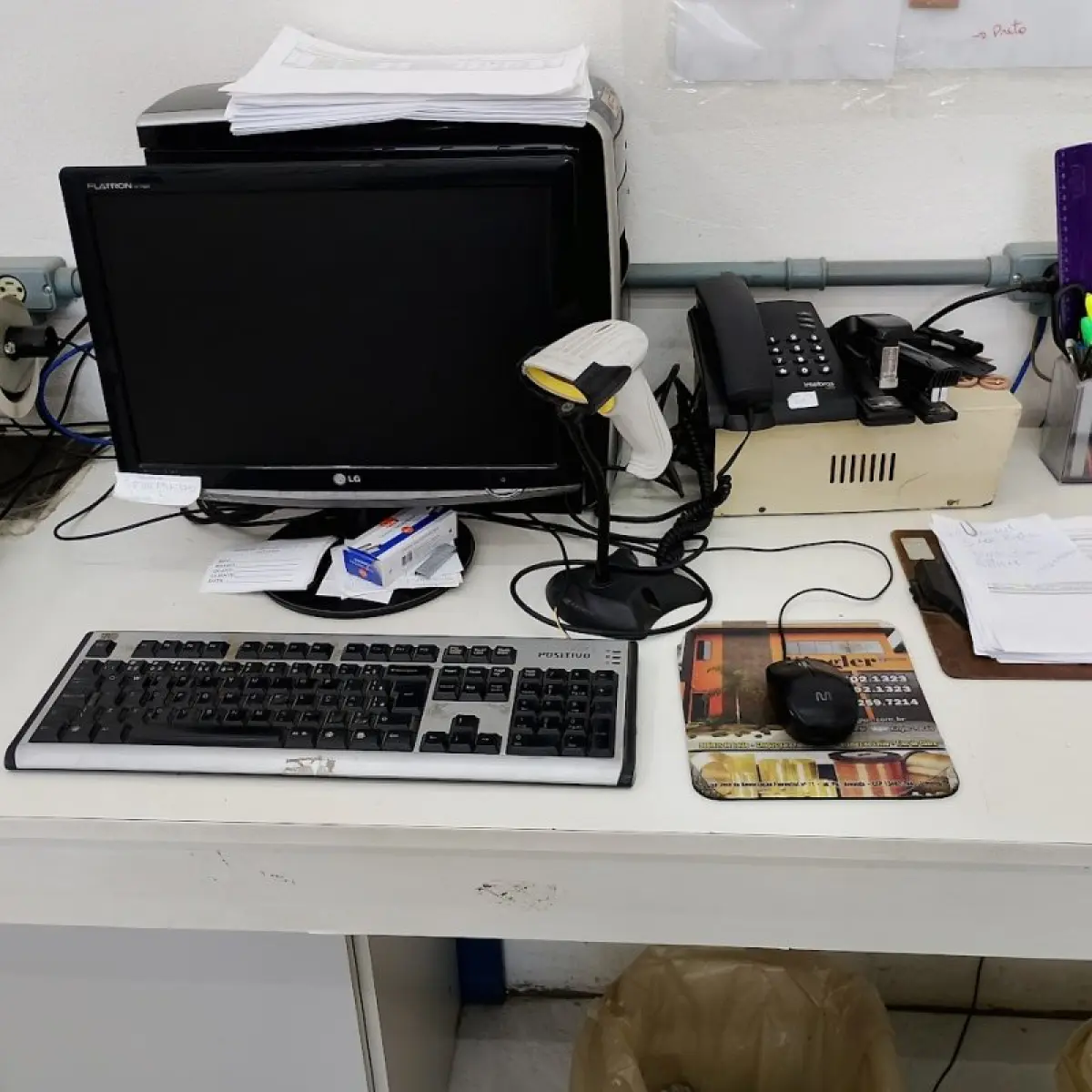 LOTE 012 - térreo - móveis equip de esc e informat