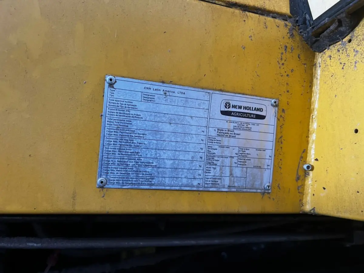 LOTE 097 - 01 Colheitadeira TC 5090 New Holland ano ano 2006 YCC530636