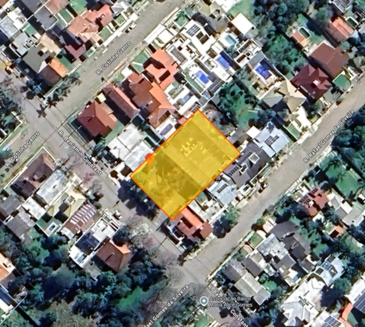 LOTE 001 - Rua BENJAMIN CONSTANT, dista 20,12m da esquina com a Rua Rafael Gomes da Silveira