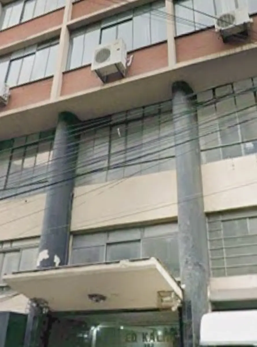 LOTE 000 - Os direitos e ações sobre o apartamento nº 904 do Edifício Irmãos Kalil, na Rua Coronel Vicente, esquina com a Rua Voluntários da Pátria, com entrada principal pela Rua Coronel Vicente nº 382