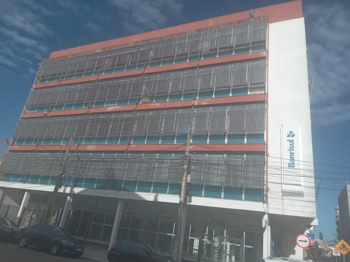 LOTE 003 - Agencia, prédio inteiro na cidade de Rio Grande, Centro, Rua Mal. Floriano Peixoto 296, esquina com Rua Ewbank
