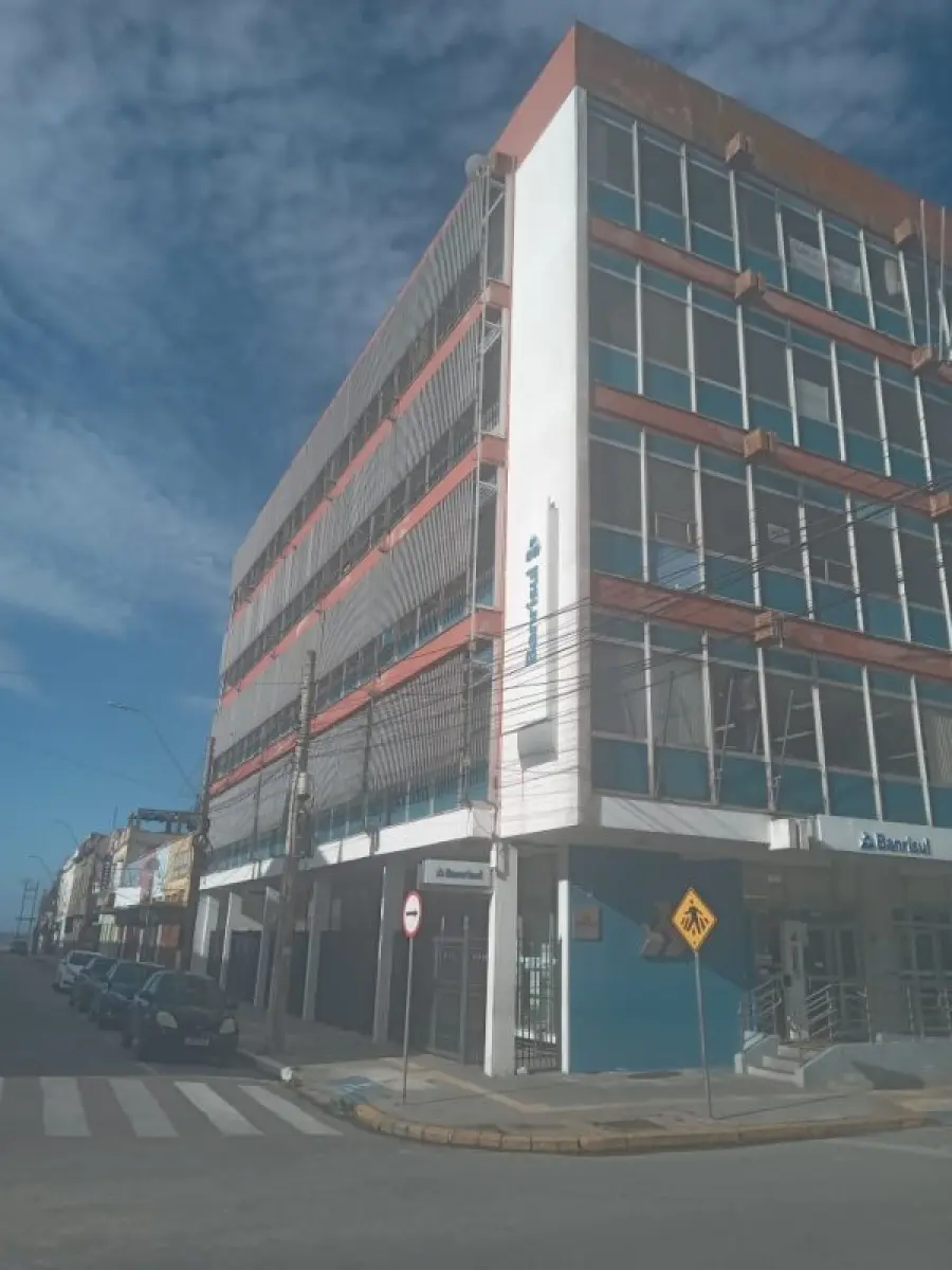 LOTE 003 - Agencia, prédio inteiro na cidade de Rio Grande, Centro, Rua Mal. Floriano Peixoto 296, esquina com Rua Ewbank