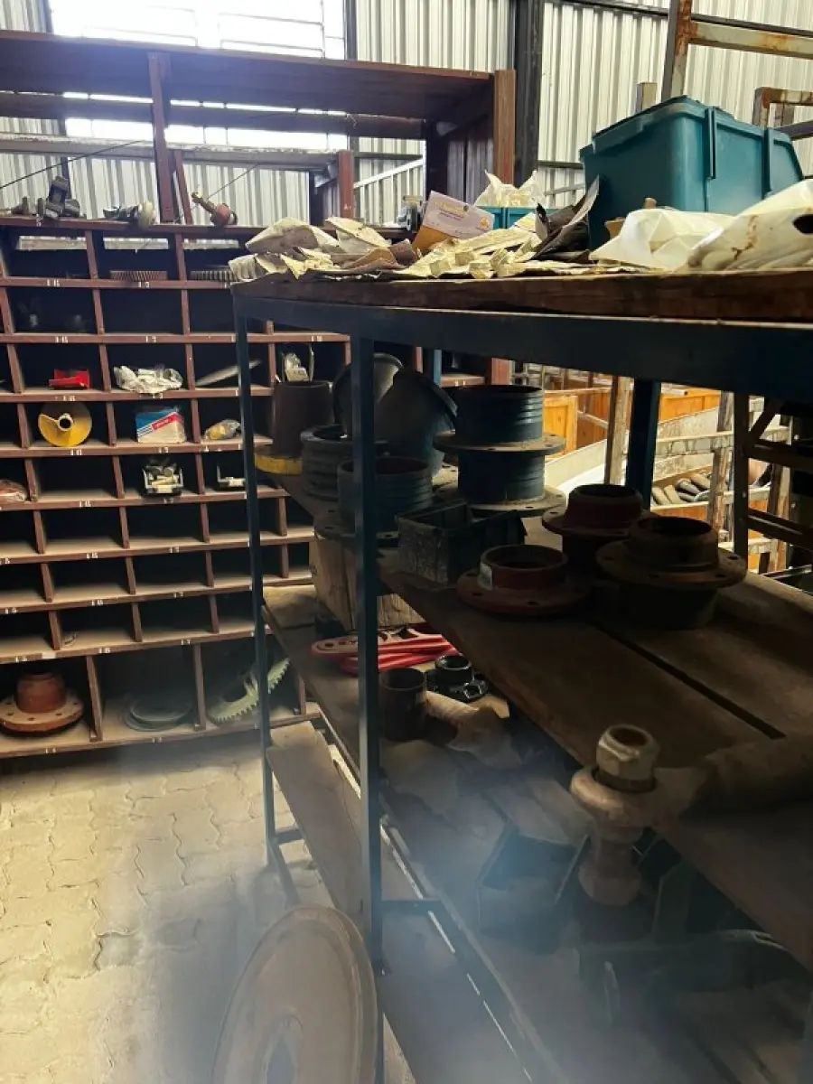 LOTE 001 - Lote com peças diversas para plantadeiras, tratores, colheitadeiras