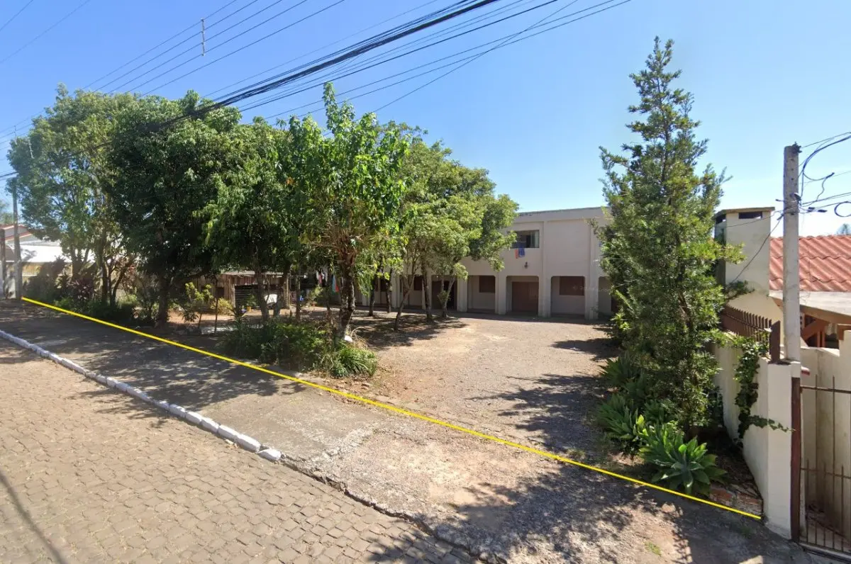 LOTE 001 - Rua BENJAMIN CONSTANT, dista 20,12m da esquina com a Rua Rafael Gomes da Silveira