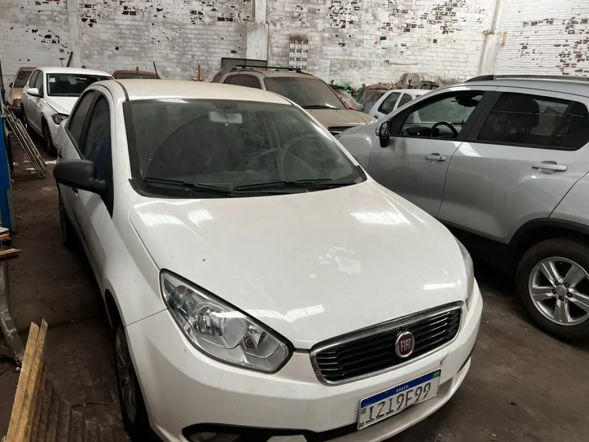 LOTE 001 - FIAT Grand Siena ATTRAC. 1.4 EVO F.Flex 8V