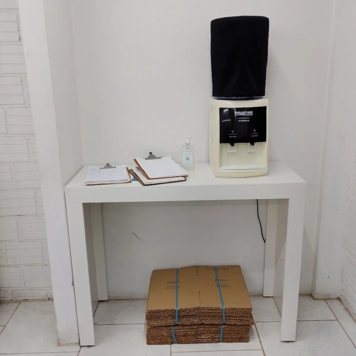 LOTE 013 - Térreo - Móveis, equipamentos de escritório, informática e armazenagem