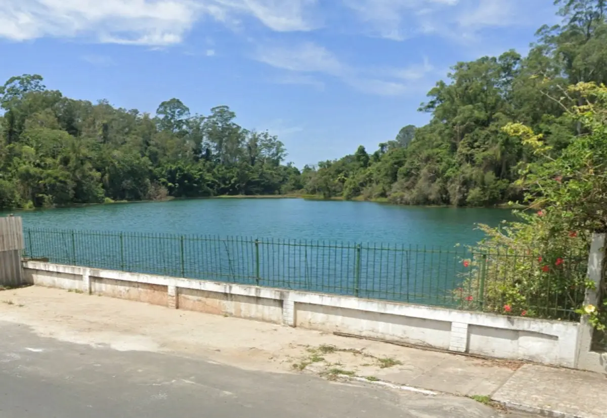 LOTE 005 - GRANDE ÁREA DE TERRAS NO CENTRO DA CIDADE DE ARARANGUÁ COM 63.565,44m2  COM TERRENO E O FAMOSO AÇUDE BELINZONI