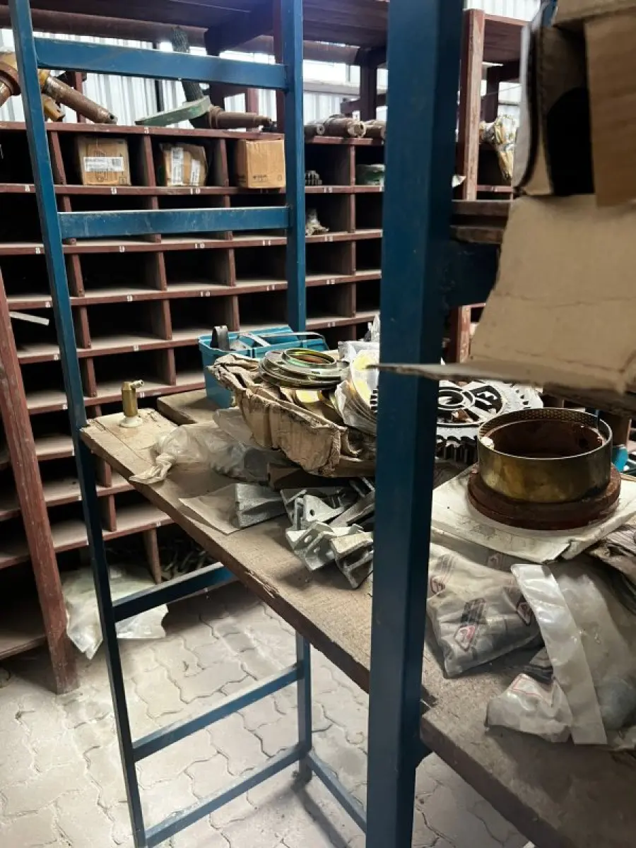 LOTE 001 - Lote com peças diversas para plantadeiras, tratores, colheitadeiras