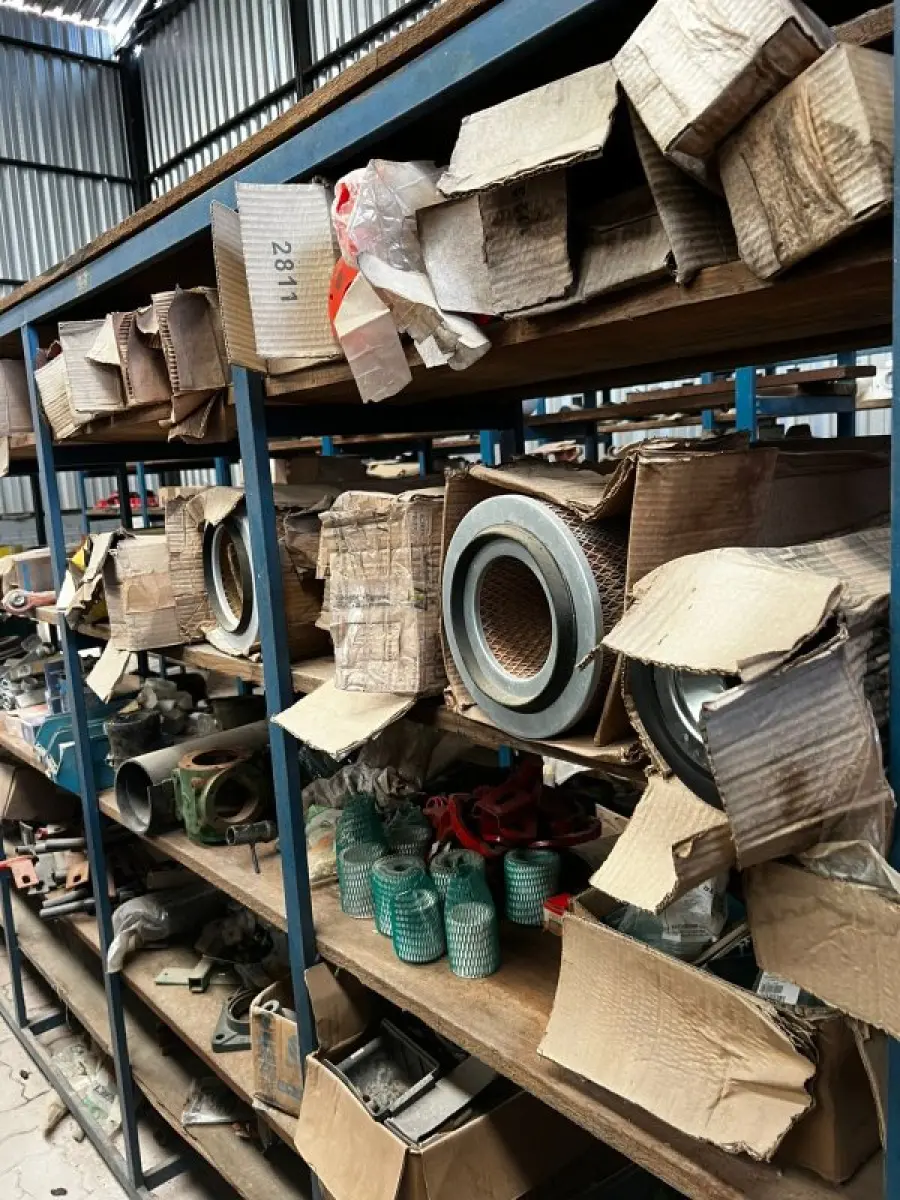 LOTE 001 - Lote com peças diversas para plantadeiras, tratores, colheitadeiras