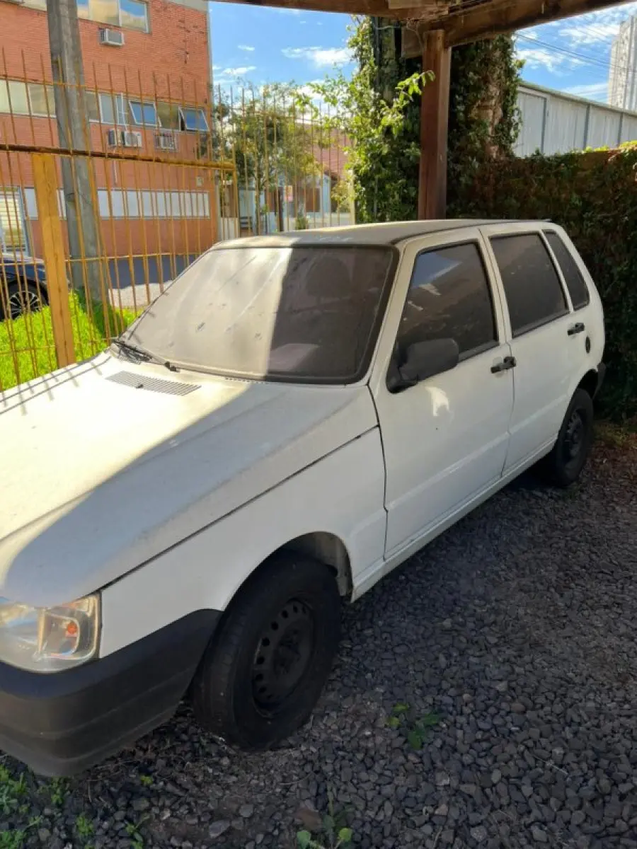 LOTE 001 - Veículo Fiat Uno Mille Fire, fabricação/modelo 2004/2005