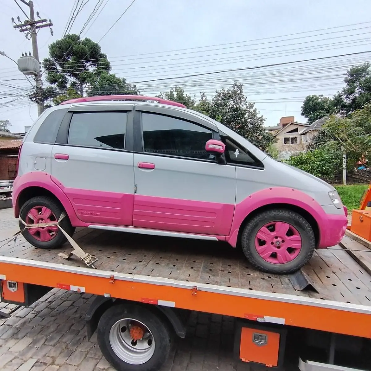 LOTE 001 - Fiat/Idea Adventure Flex, cor prata, fabricação/modelo 2007/2007