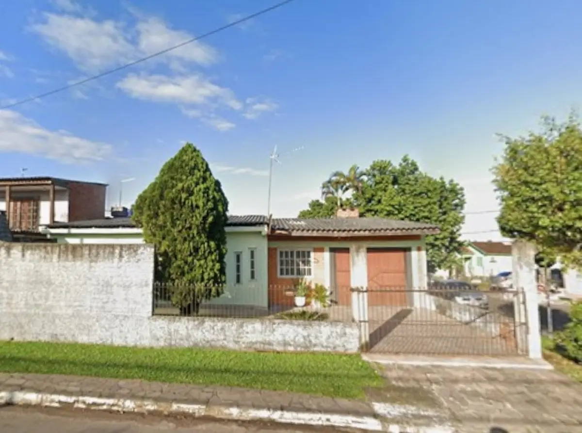 LOTE 000 - O imóvel na Rua Maria do Carmo Miranda da Cunha, 321, sendo um terreno situado no Bairro Canudos