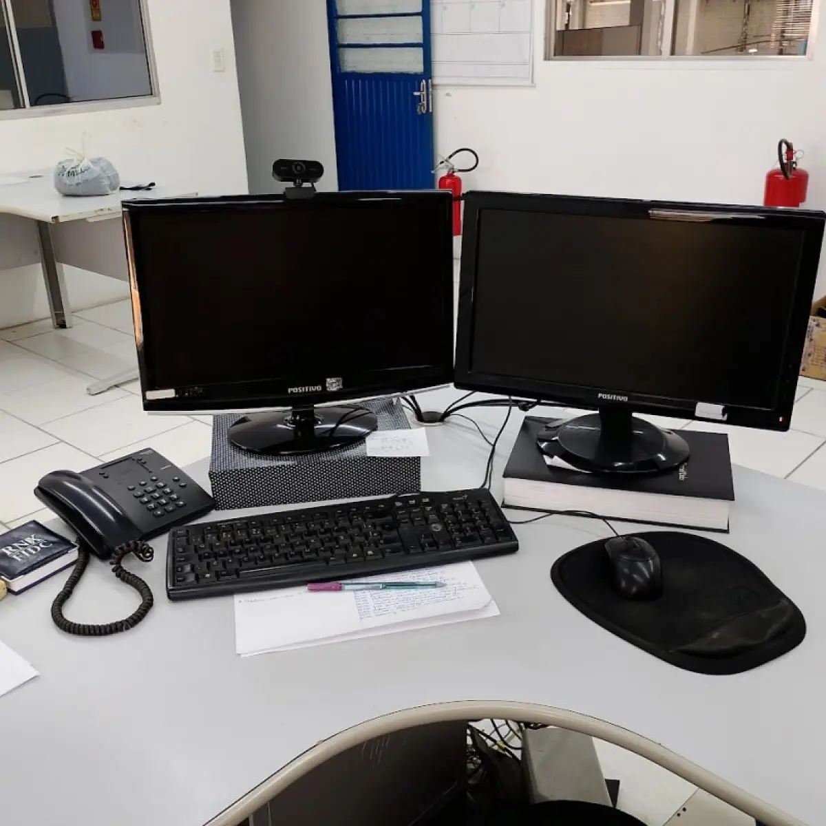 LOTE 009 - moveis no Administrativo