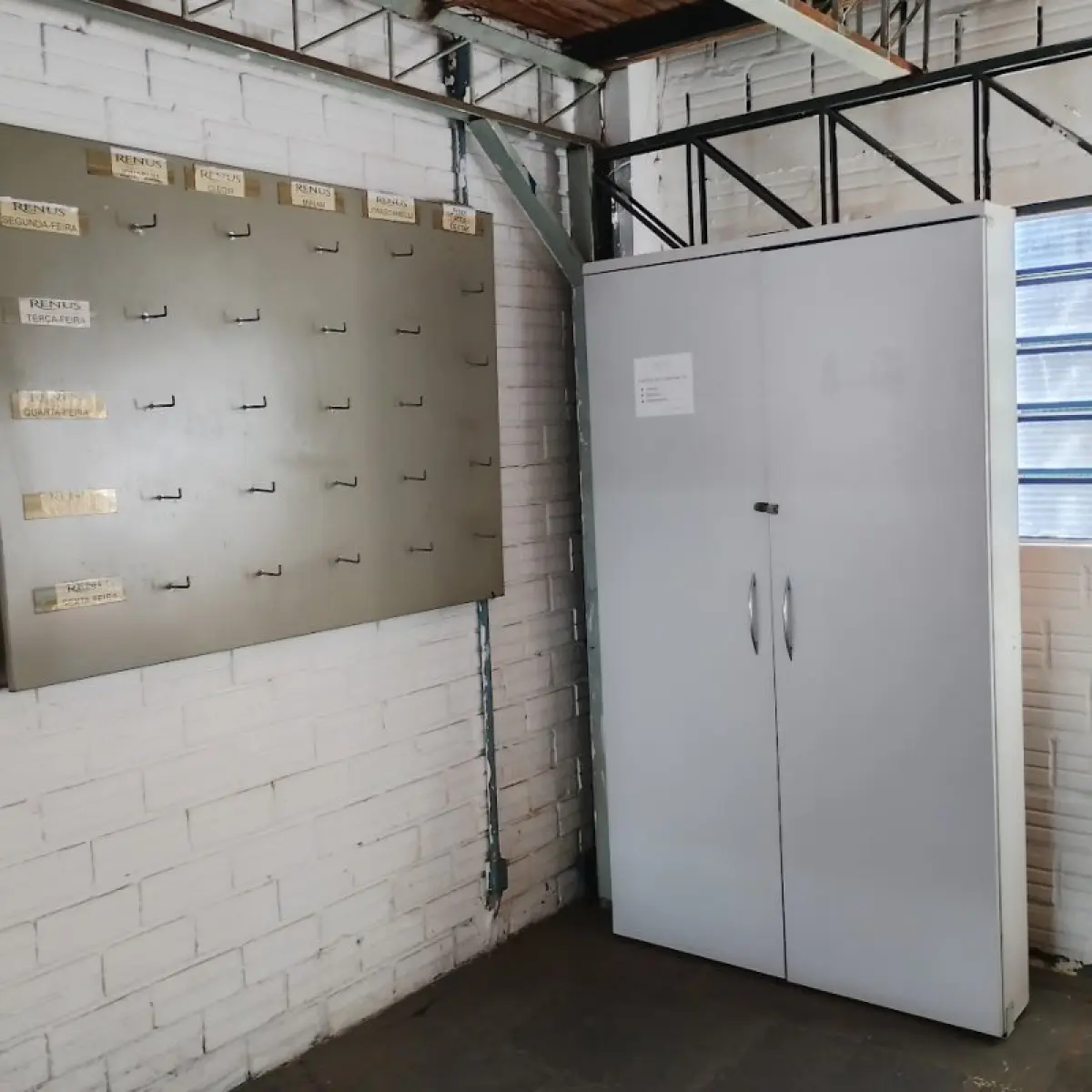 LOTE 014 - Térreo - Móveis E Equipamentos De Escritório Fábrica