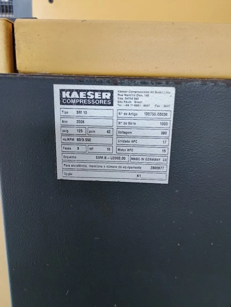 LOTE 125 - 01 compressor de ar parafuso KAESER, modelo SM 10, 10 HP, ano 2006 (380V).