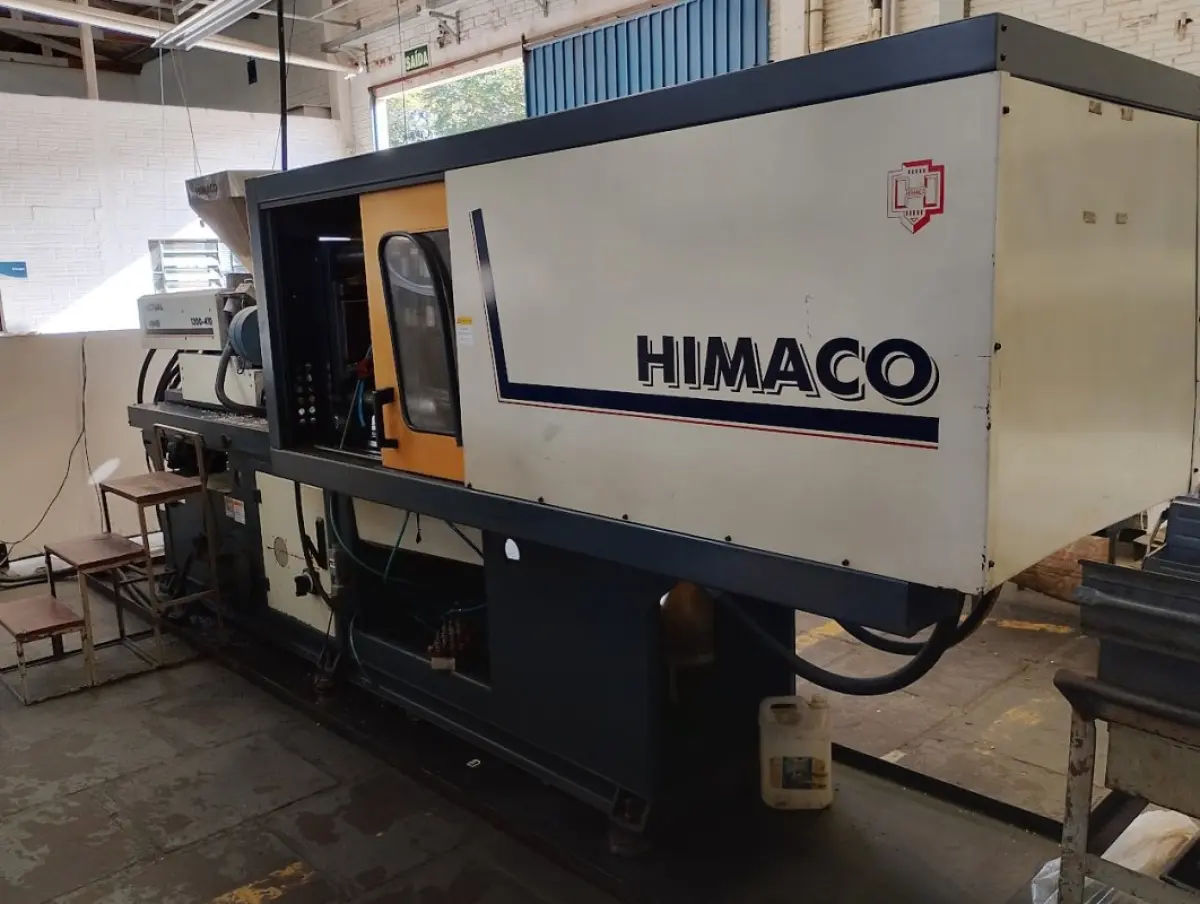LOTE 027 - Injetora Himaco Actual 1300