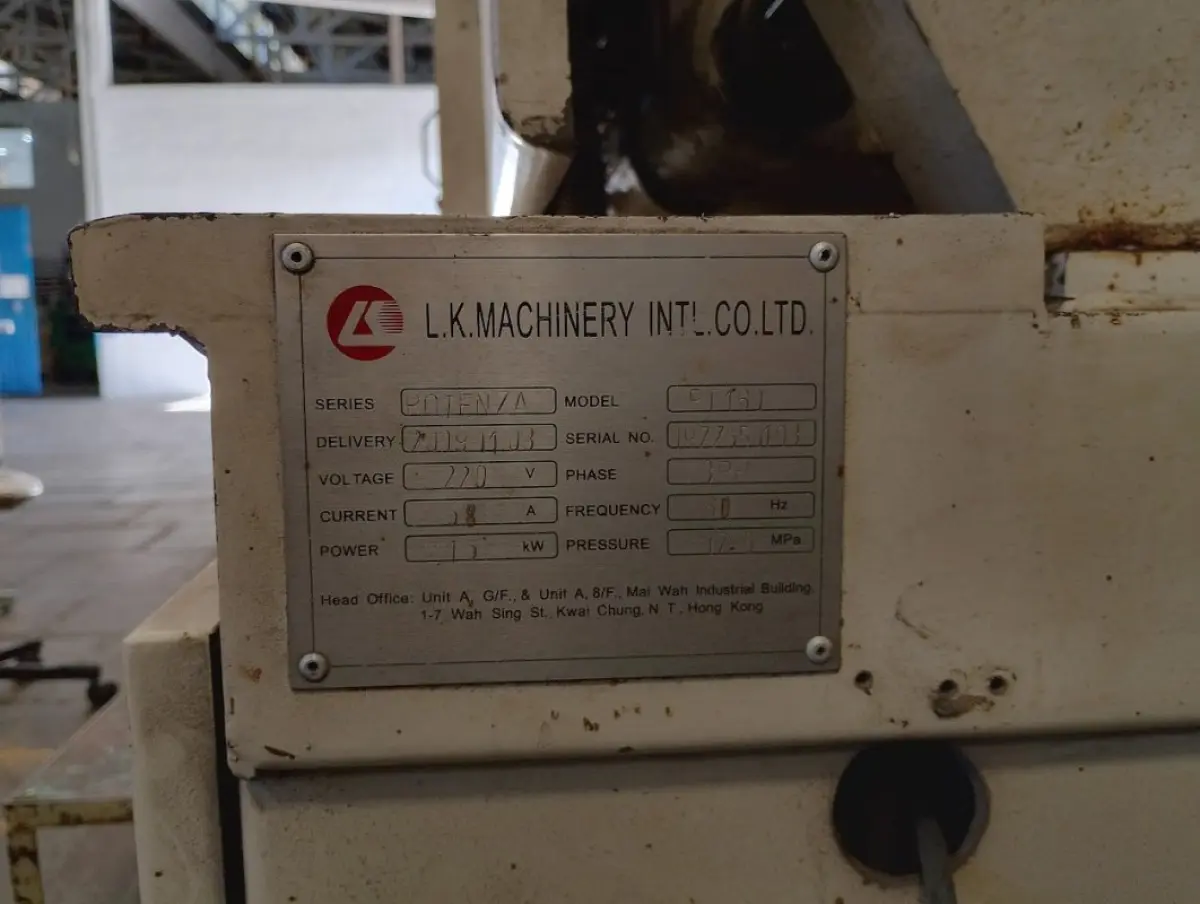 LOTE 029 - Máquina ano Machinery série Potenza modelo PT160 (ano 2009), 03 série Potenza modelo PT160 (ano 2009), 03 sacos de matéria-prima ABS