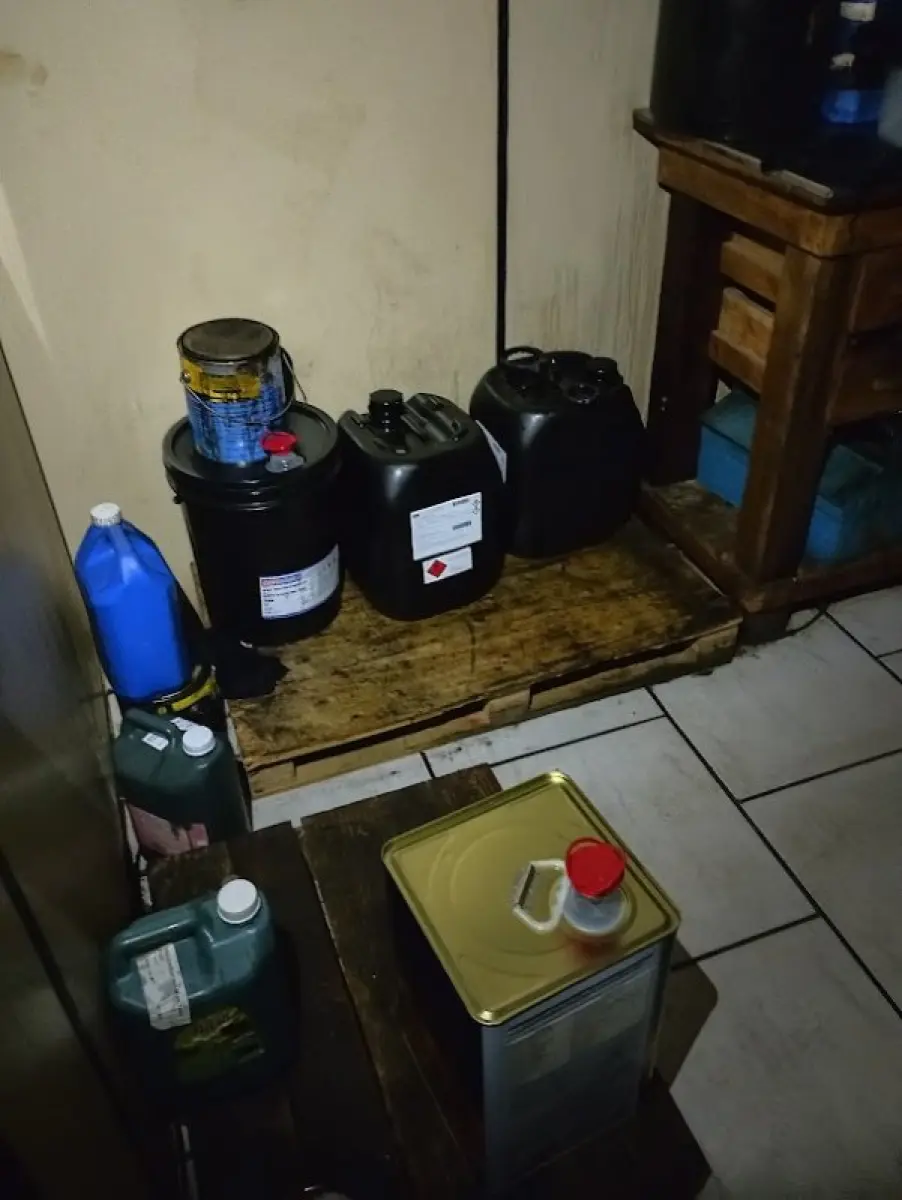 LOTE 169 - lote com cabine pinutra, estufa, Chiller, etc