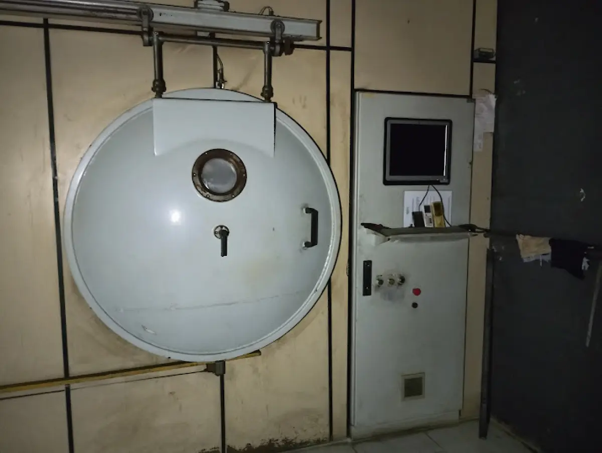 LOTE 169 - lote com cabine pinutra, estufa, Chiller, etc