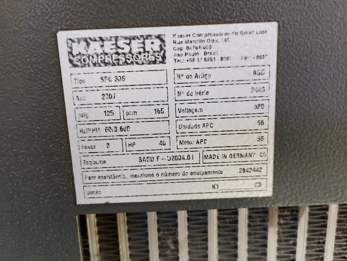 LOTE 124 - 01 compressor de ar parafuso KAESER, modelo SFC 30 S, 40 HP, ano 2007 (380V).
