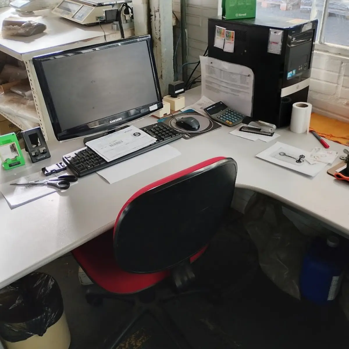 LOTE 014 - Térreo - Móveis E Equipamentos De Escritório Fábrica