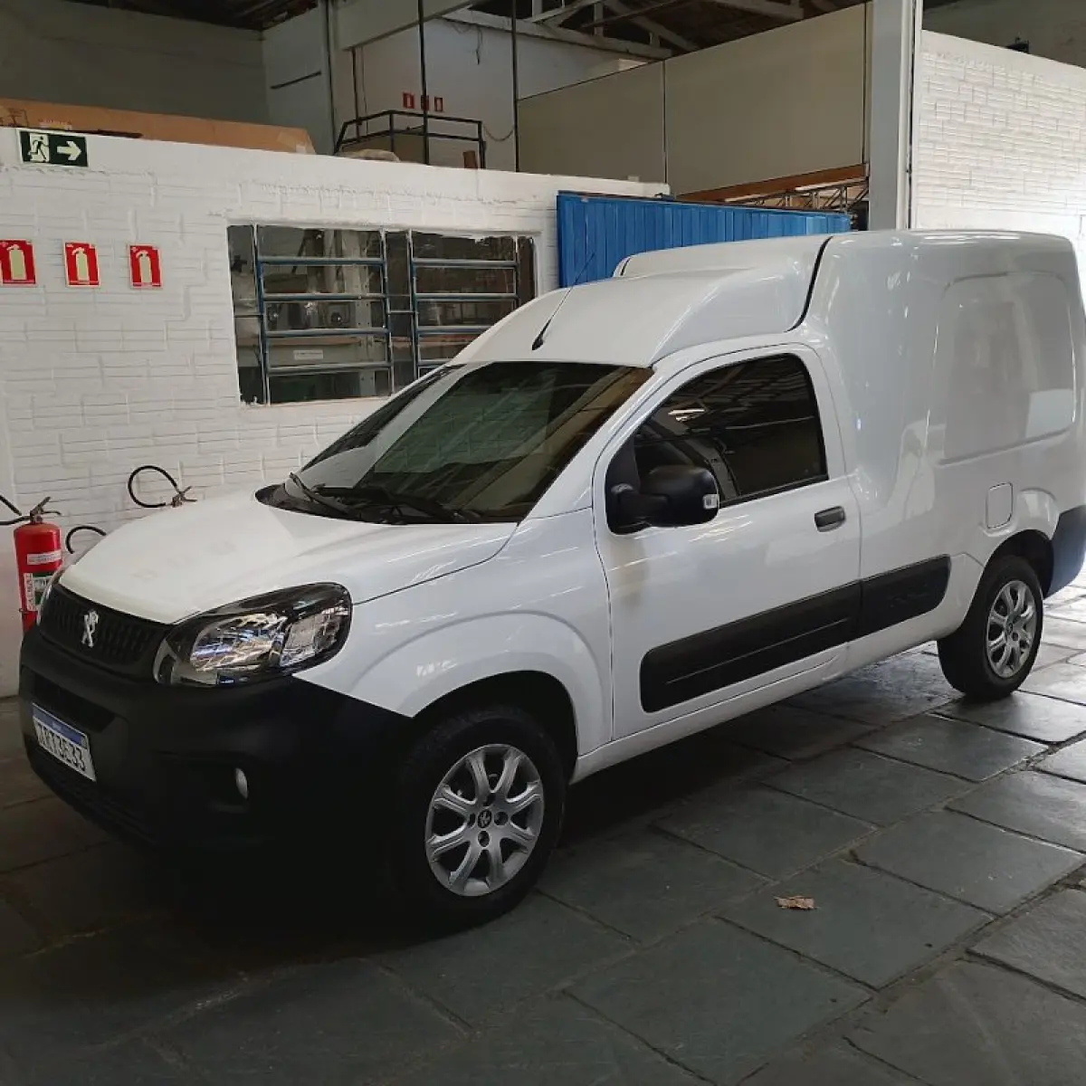 LOTE 021 - furgao peugeot 2026 cor branca