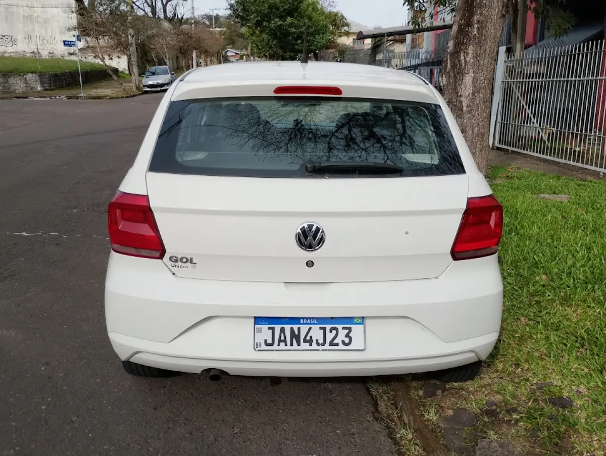 LOTE 001 - VVW Gol 4 portas placa JAN 4J23  ano mod 21/22