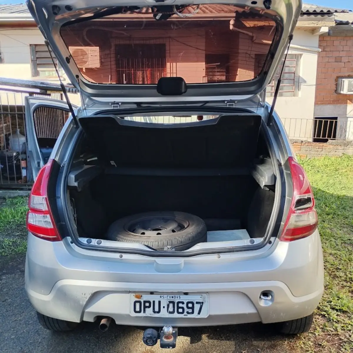 LOTE 000 - Renault/Sandero Aut1016V.0, fabricação/modelo 2013/2013, cor prata