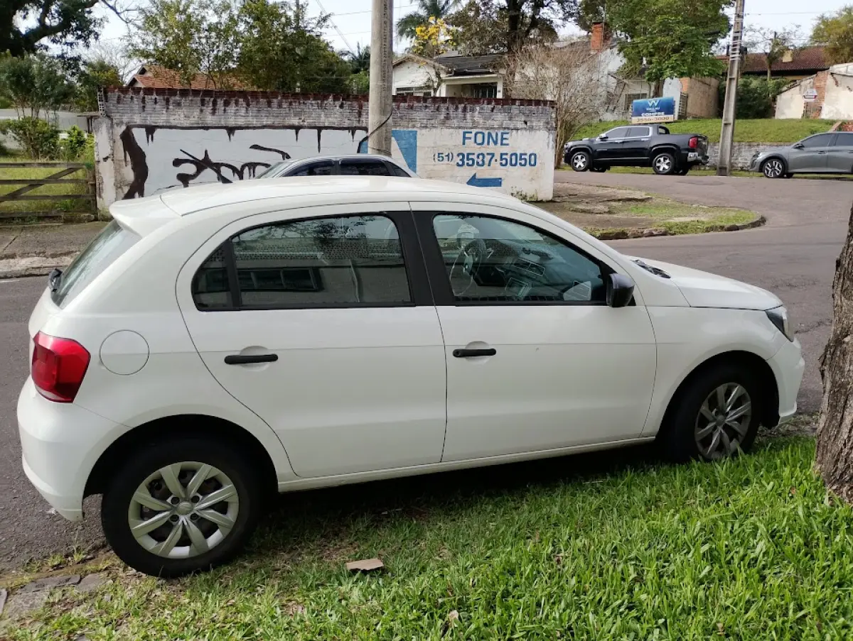 LOTE 001 - VVW Gol 4 portas placa JAN 4J23  ano mod 21/22