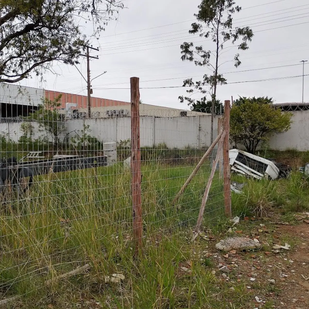 LOTE 001 - Parte Sul dos Lotes Urbanos nºs 11 e 12, da Quadra I, na Rua Juscelino Kubitschek de Oliveira, do Parque Industrial Canoas