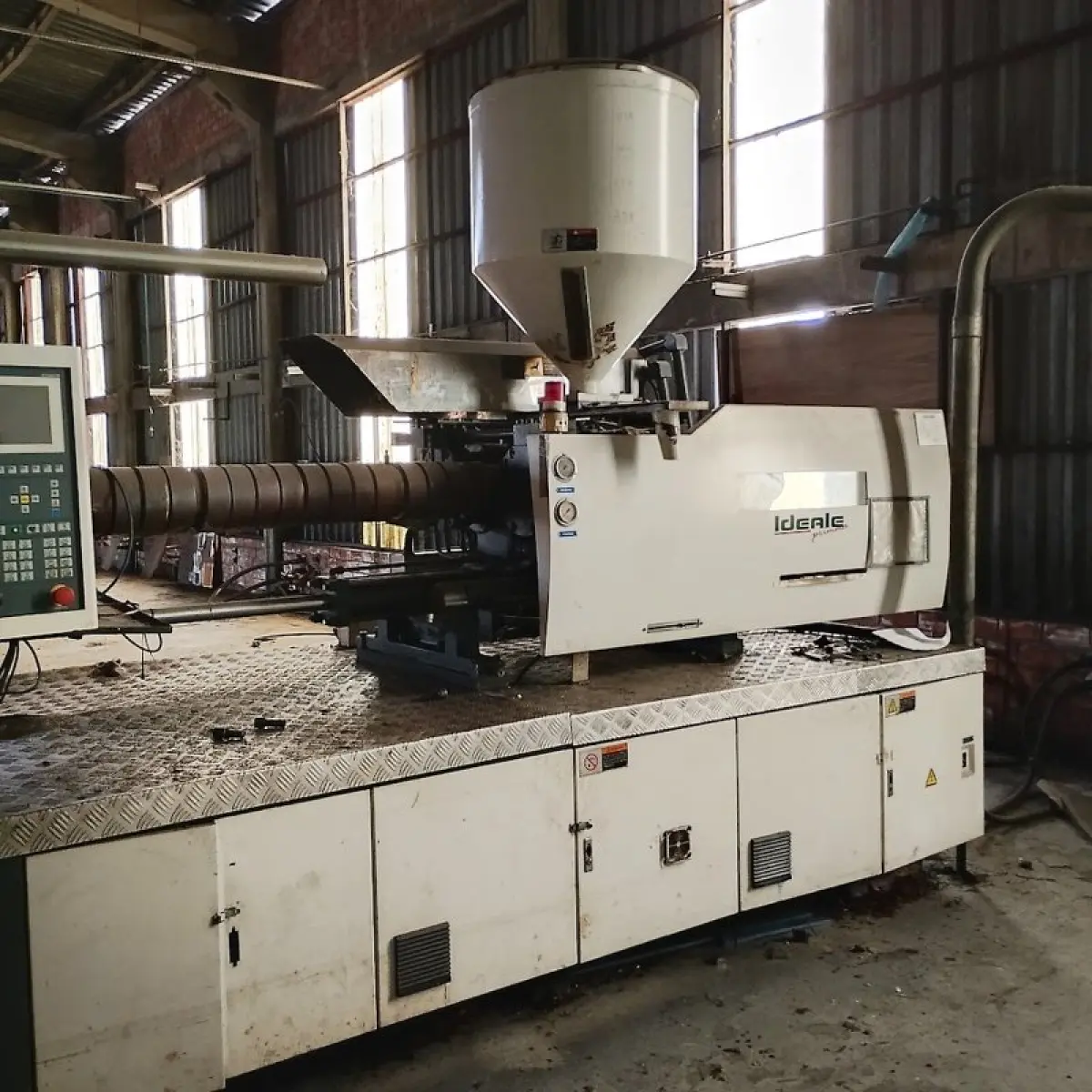 LOTE 006 - Máquina nº 05 Injetora de plástico Ideale Primma FG 380V