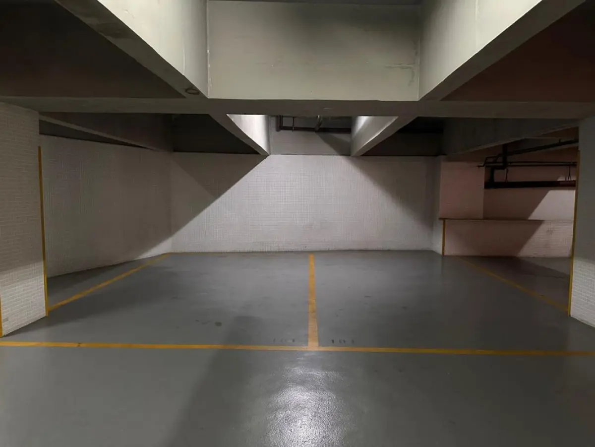 LOTE 001 - EXCELENTE APARTAMENTO NO MORUMBI EM SÃO PAULO COM 864 M2 PRIVATIVOS E 6 GARAGENS