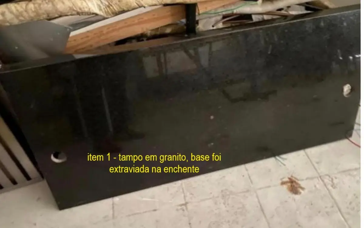 LOTE 001 - UTENSÍLIOS, EQUIPAMENTOS E MOBILIÁRIO