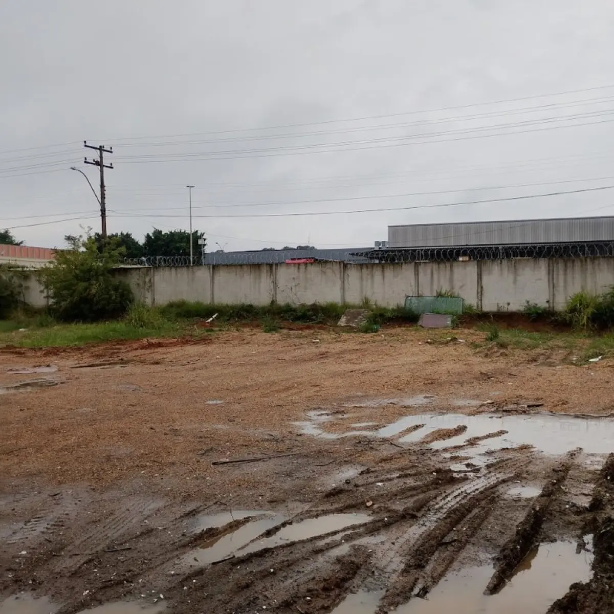 LOTE 001 - Parte Sul dos Lotes Urbanos nºs 11 e 12, da Quadra I, na Rua Juscelino Kubitschek de Oliveira, do Parque Industrial Canoas