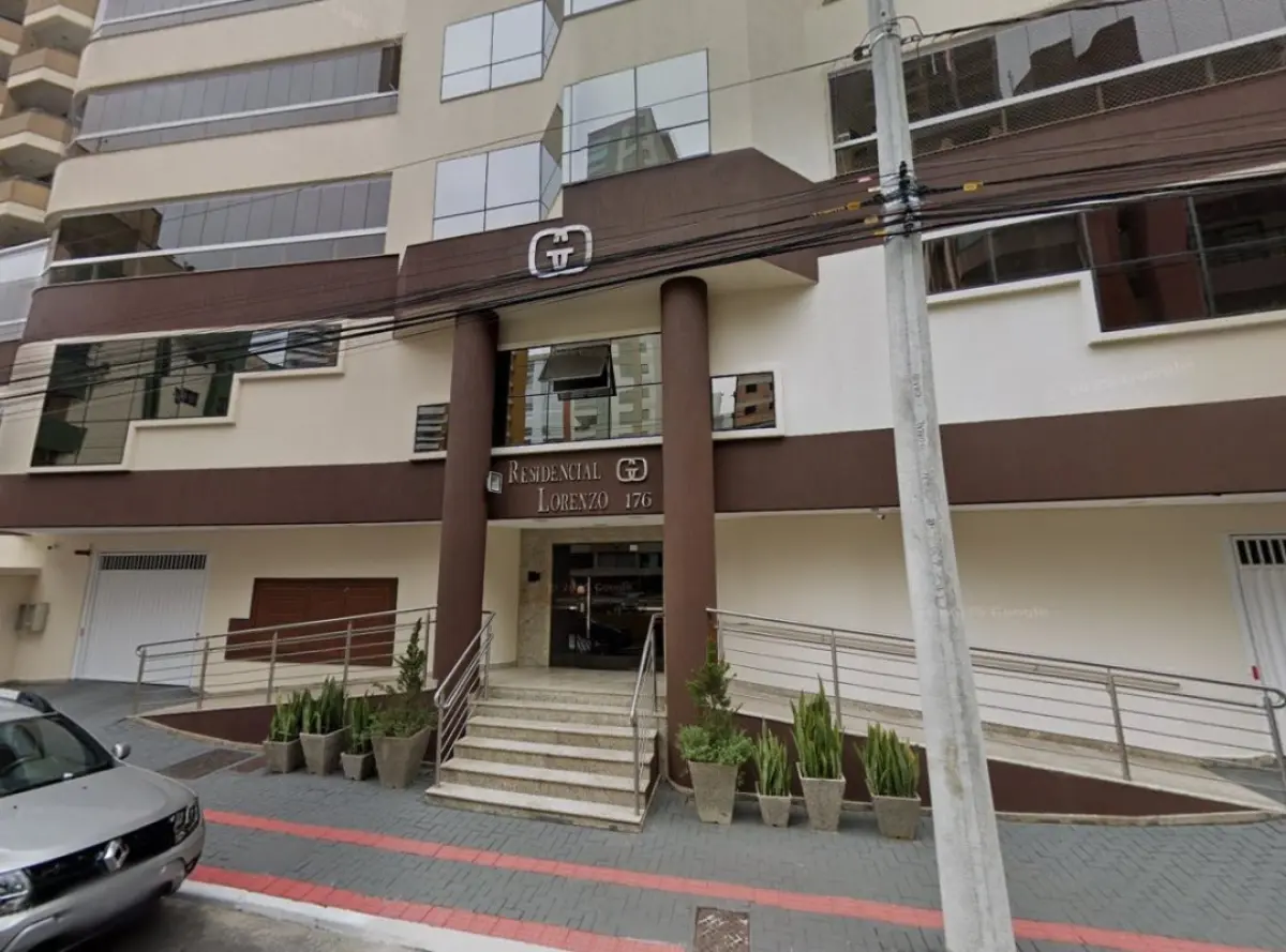 LOTE 001 - APARTAMENTO nº 601, localizado no 8º pavimento do Edifício RESIDENCIAL LORENZO, o qual contém área privativa de 161,6600m²