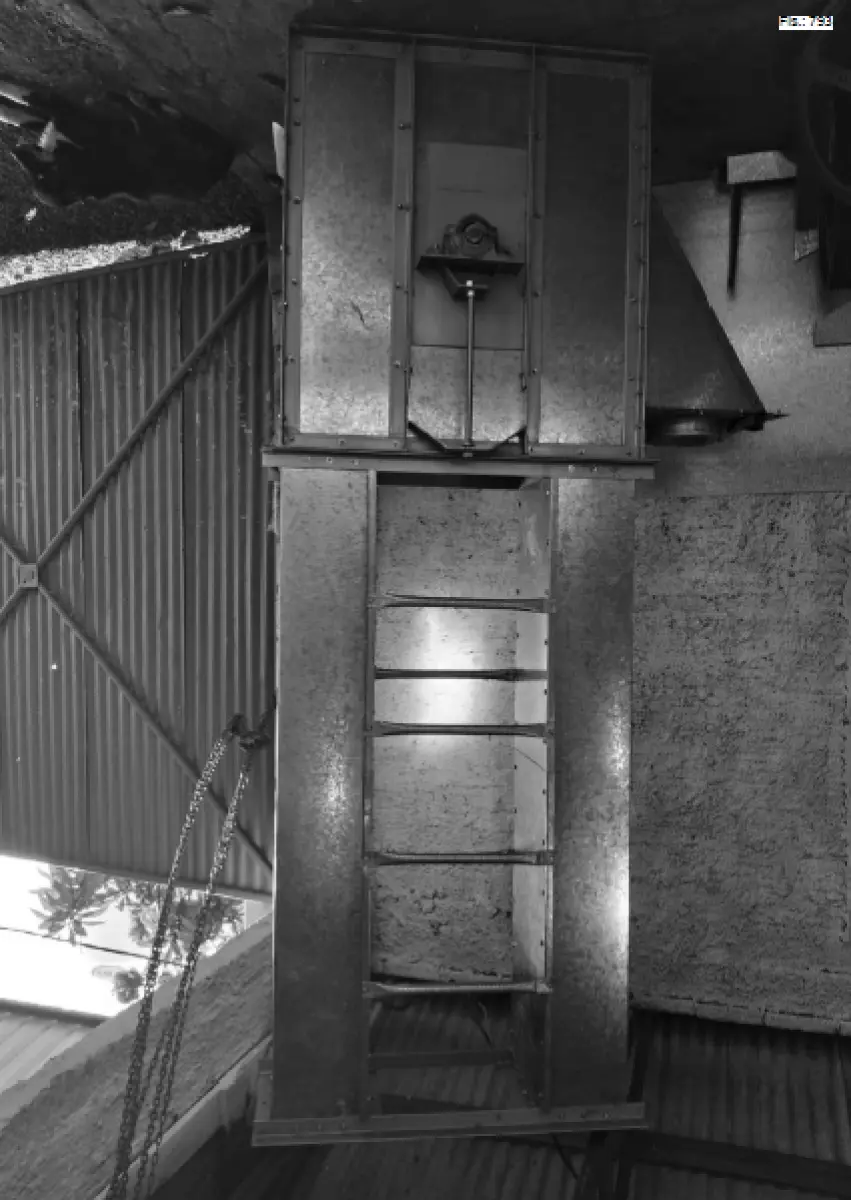 LOTE 000 - Seis peças de rosca varredora de 11 metros (marca Kepler Weber, capacidade de 60 toneladas por hora, usadas e revisadas, sem motor) e um elevador de carga (marca Kepler Weber, capacidade de 120 toneladas por hora, composto por 3 peças de aço galvanizado novo, com motor elétrico de 15 CV, usado).