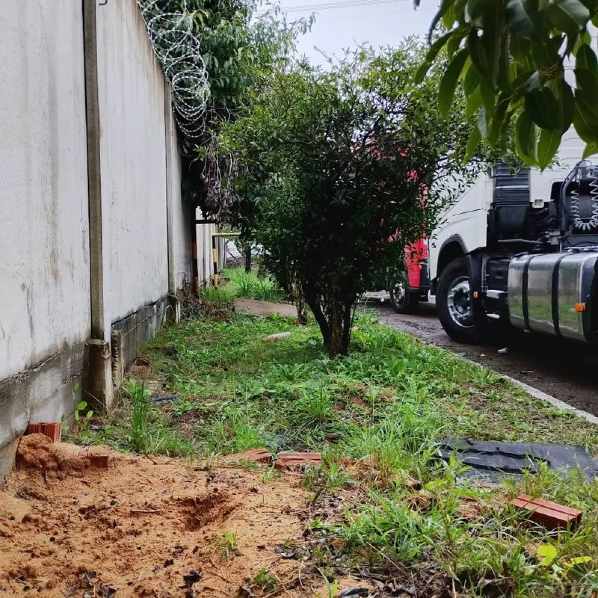 LOTE 001 - Parte Sul dos Lotes Urbanos nºs 11 e 12, da Quadra I, na Rua Juscelino Kubitschek de Oliveira, do Parque Industrial Canoas