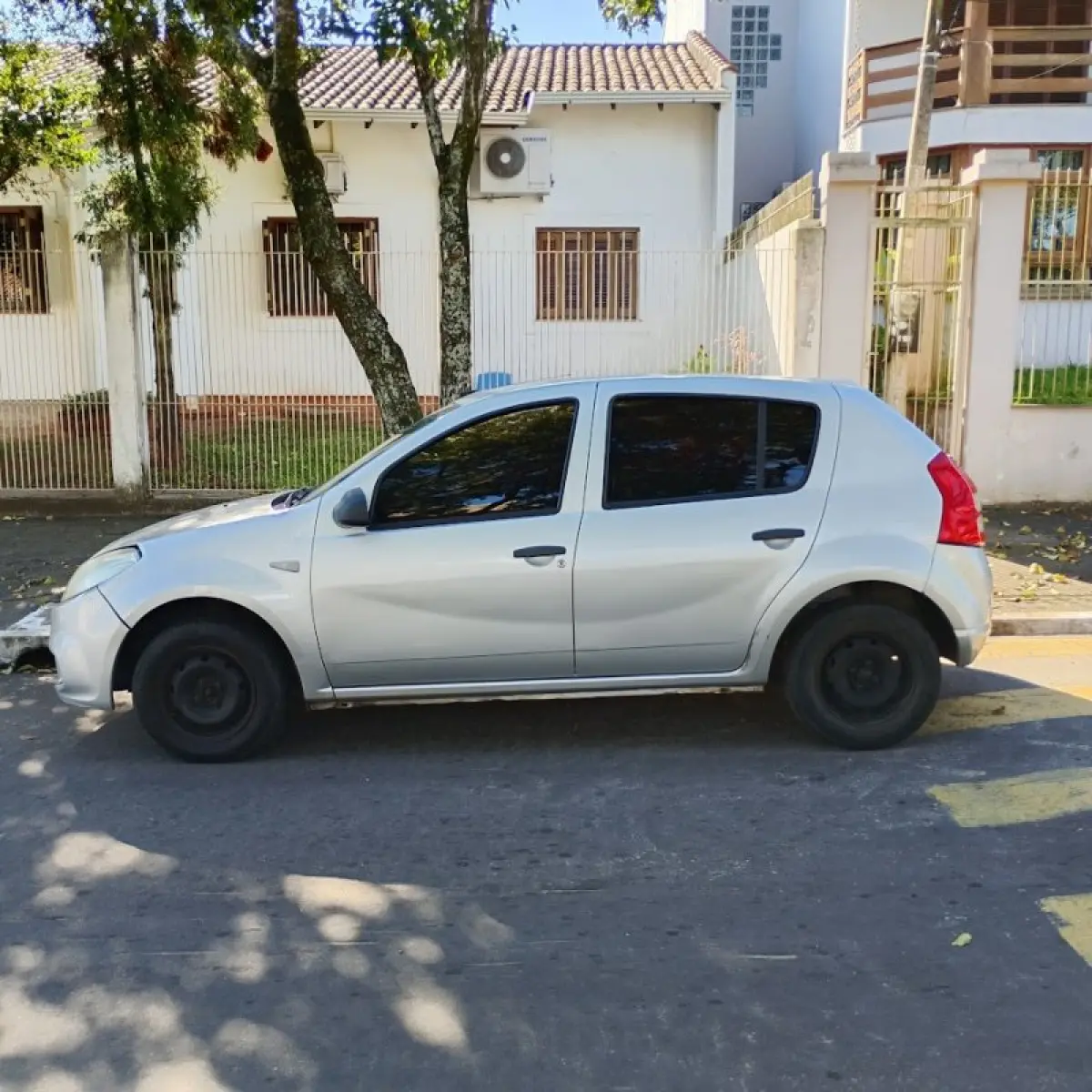 LOTE 000 - Renault/Sandero Aut1016V.0, fabricação/modelo 2013/2013, cor prata