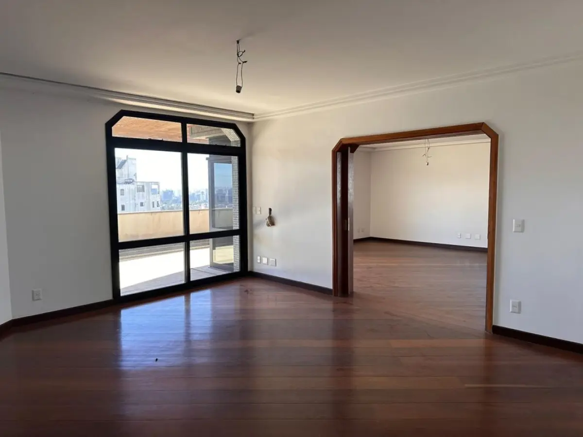 LOTE 001 - EXCELENTE APARTAMENTO NO MORUMBI EM SÃO PAULO COM 864 M2 PRIVATIVOS E 6 GARAGENS