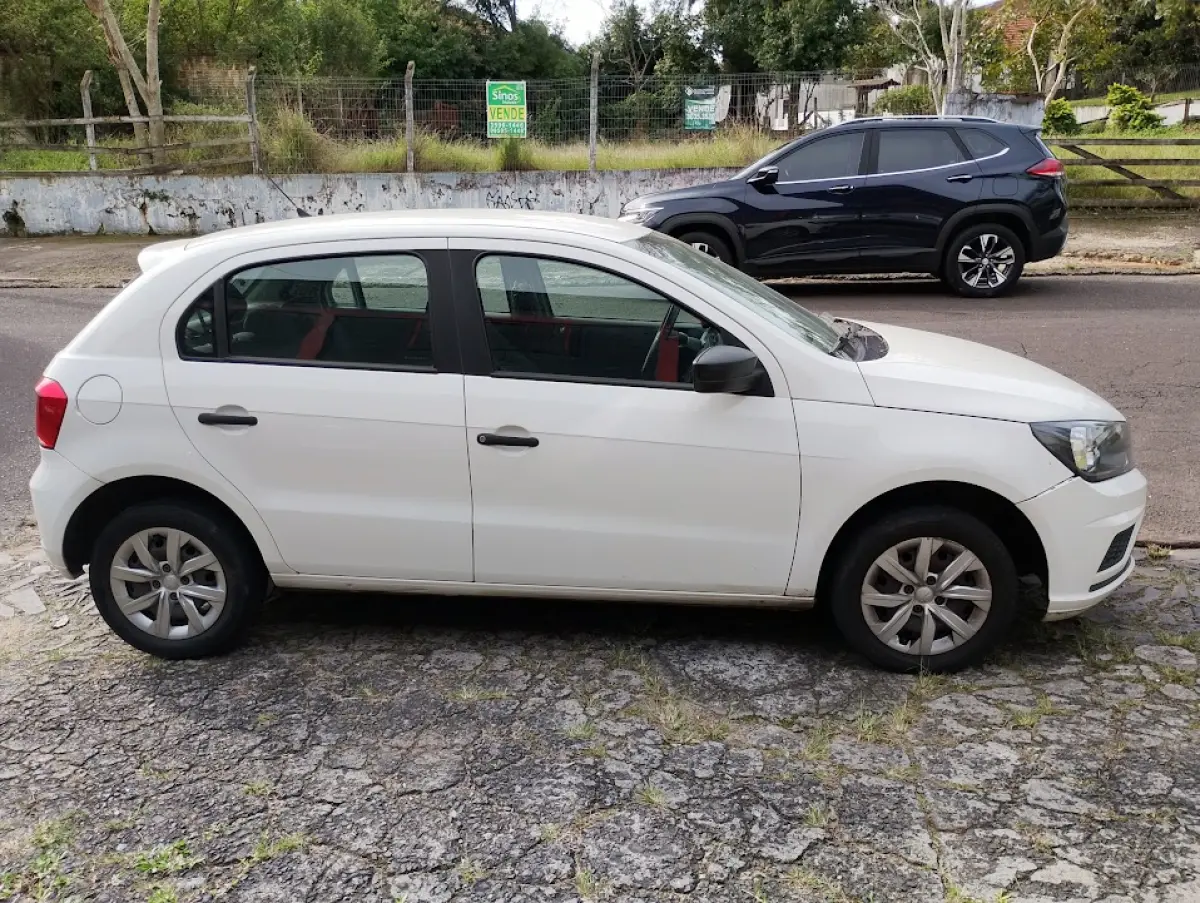 LOTE 004 - VVW Gol 4 portas Placa JBA2H81 ano mod 21/22