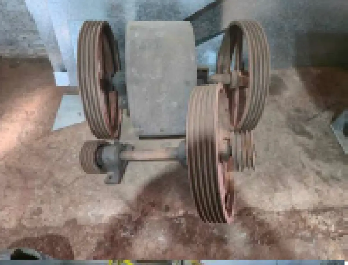 LOTE 000 - Seis peças de rosca varredora de 11 metros (marca Kepler Weber, capacidade de 60 toneladas por hora, usadas e revisadas, sem motor) e um elevador de carga (marca Kepler Weber, capacidade de 120 toneladas por hora, composto por 3 peças de aço galvanizado novo, com motor elétrico de 15 CV, usado).
