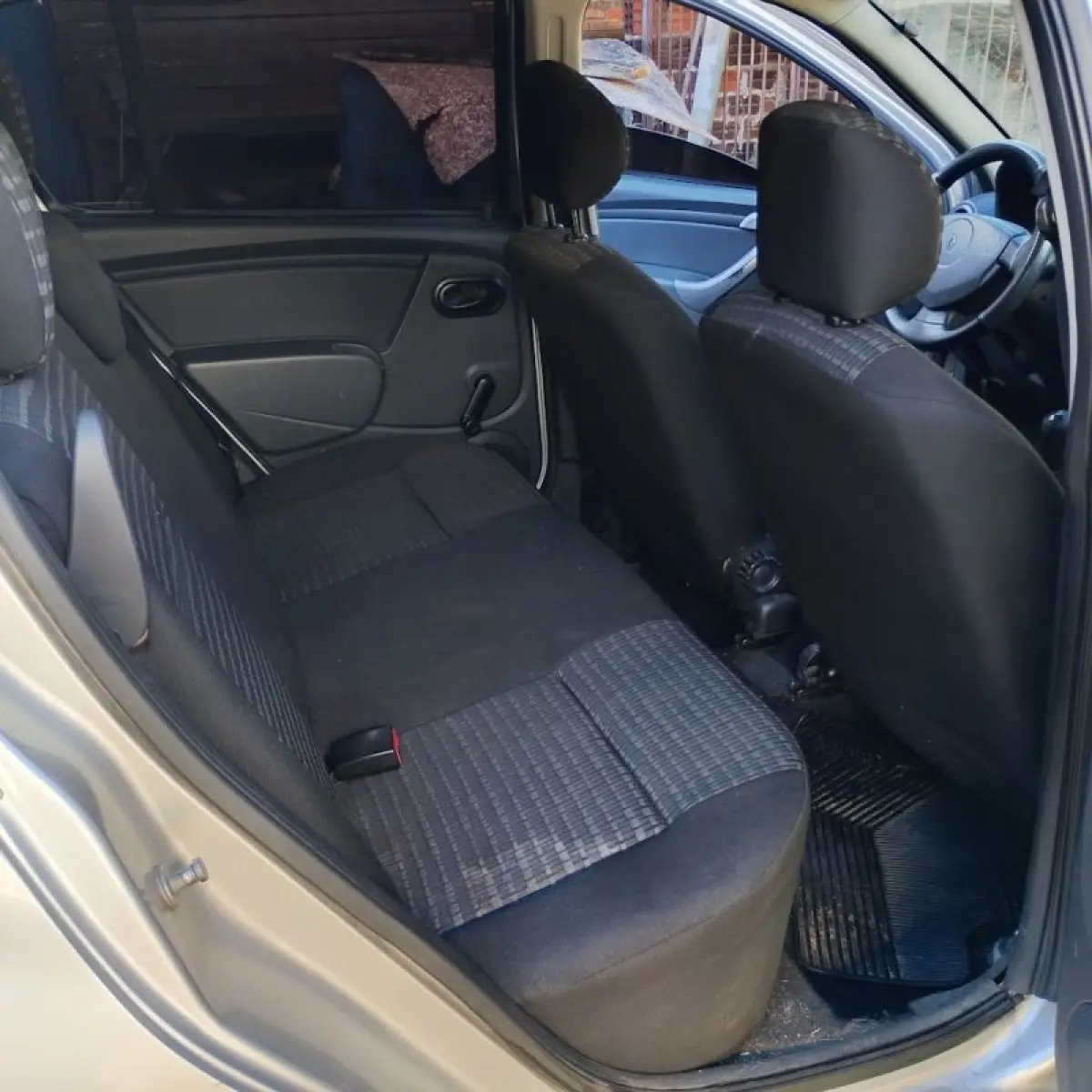 LOTE 000 - Renault/Sandero Aut1016V.0, fabricação/modelo 2013/2013, cor prata