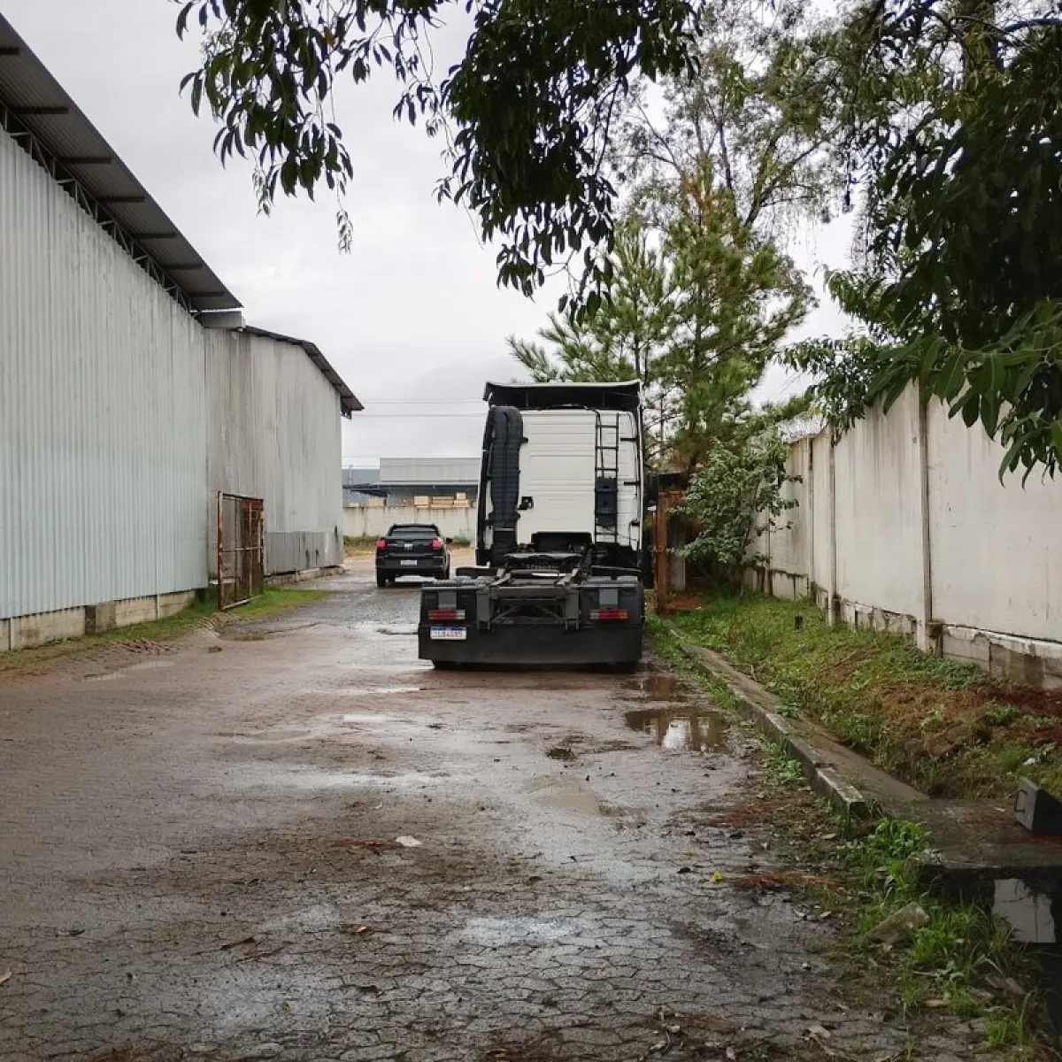 LOTE 001 - Parte Sul dos Lotes Urbanos nºs 11 e 12, da Quadra I, na Rua Juscelino Kubitschek de Oliveira, do Parque Industrial Canoas