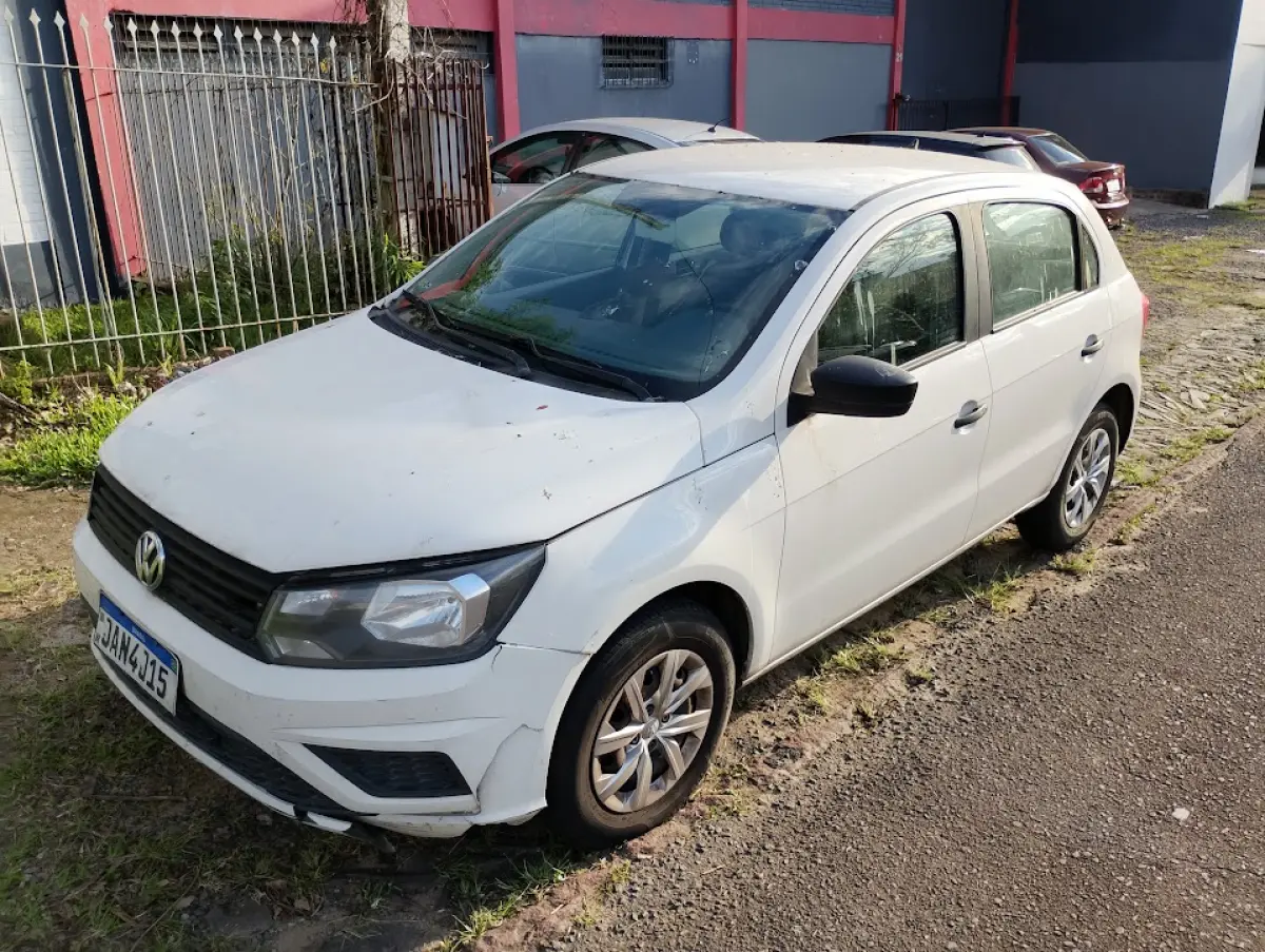 LOTE 003 - VVW Gol 4 portas Placa JAN 4J15 ano mod 21/22