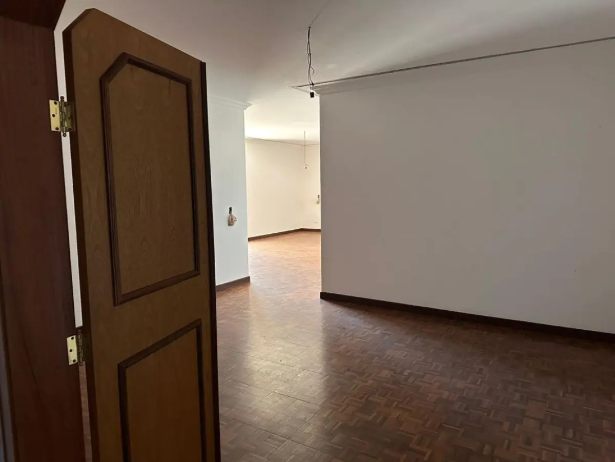 LOTE 001 - EXCELENTE APARTAMENTO NO MORUMBI EM SÃO PAULO COM 864 M2 PRIVATIVOS E 6 GARAGENS