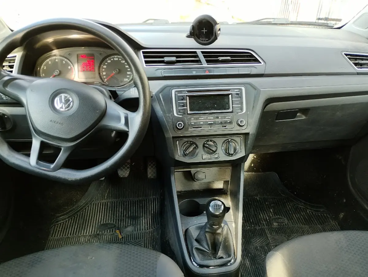 LOTE 003 - VVW Gol 4 portas Placa JAN 4J15 ano mod 21/22