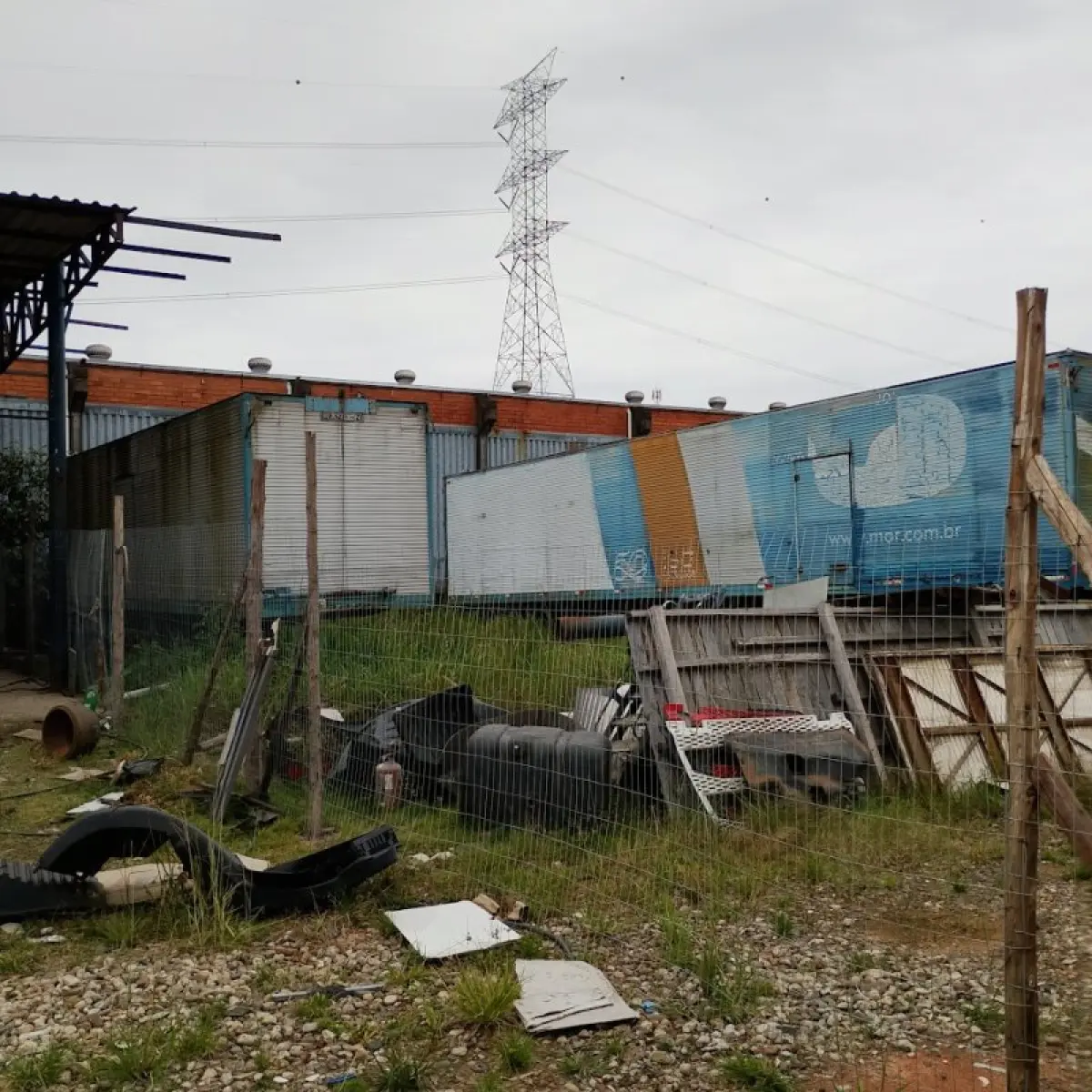 LOTE 001 - Parte Sul dos Lotes Urbanos nºs 11 e 12, da Quadra I, na Rua Juscelino Kubitschek de Oliveira, do Parque Industrial Canoas