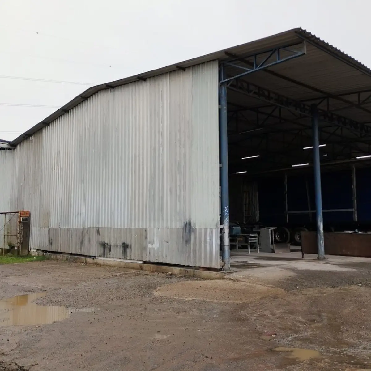 LOTE 001 - Parte Sul dos Lotes Urbanos nºs 11 e 12, da Quadra I, na Rua Juscelino Kubitschek de Oliveira, do Parque Industrial Canoas
