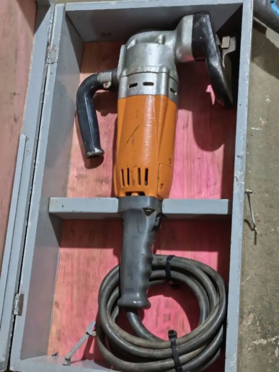 LOTE 000 - EQUIPAMENTOS INDUSTRIAIS