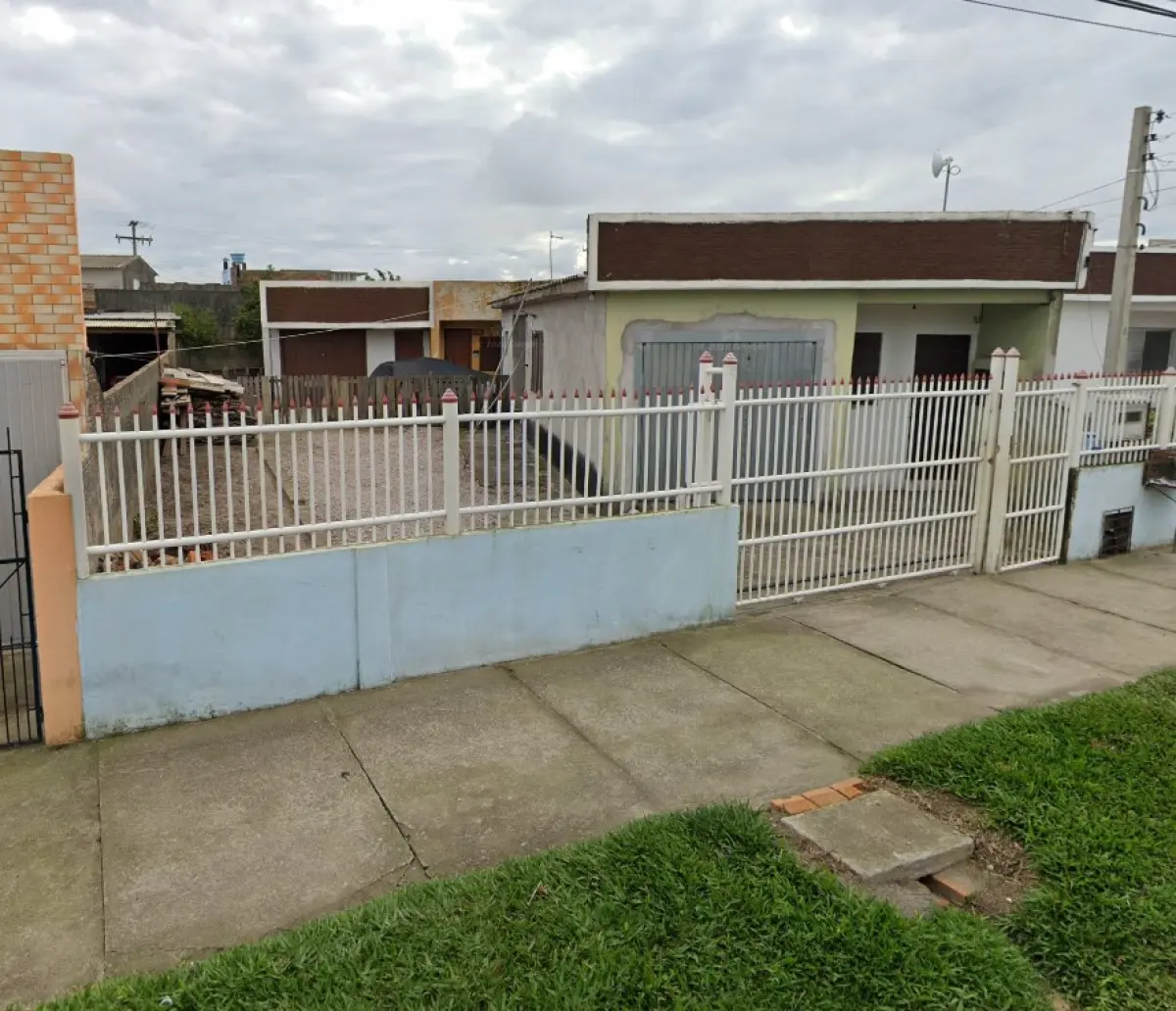 LOTE 002 - Área correspondente ao lote 212 (casa nº 138), descrito na matrícula dentro de um todo maior como um terreno próprio, sem benfeitorias, lotes 212 e 213 do parque são Pedro, no km 7 da estrada de rodagem rio grande-cassino, trecho atualmente denominado av. Itália,